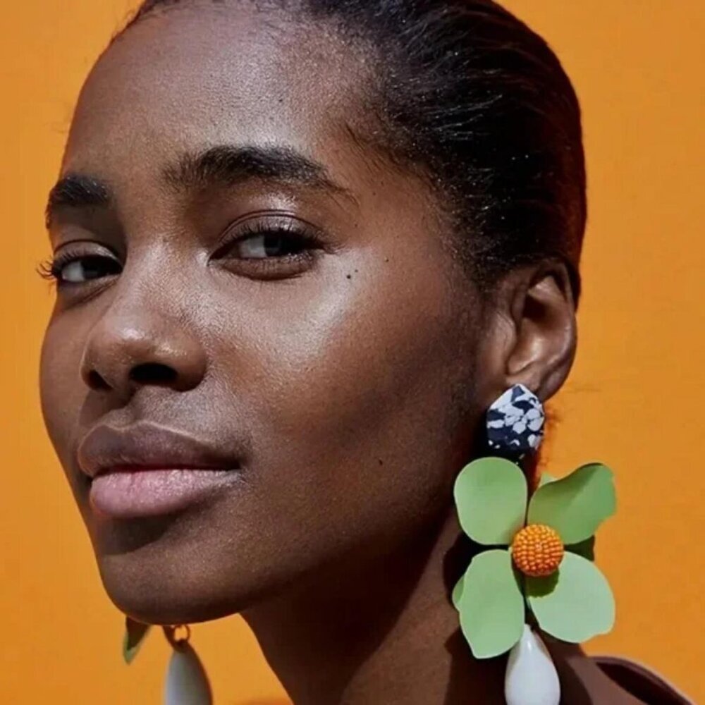 Acrylic Flower Drop Earrings!